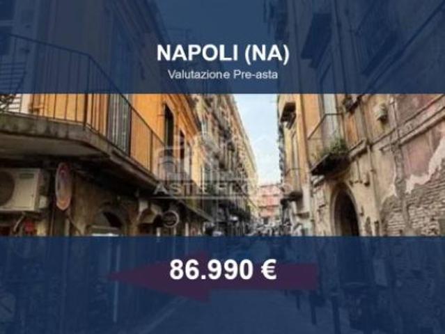 Immobile in asta di 35 m in vendita a Napoli