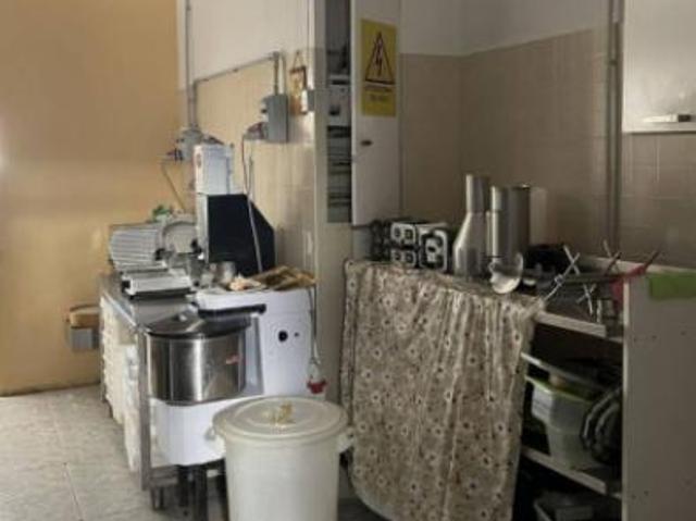 Immobile in asta di 35 m con più di 5 locali in vendita a Torino