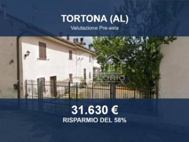 Immobile in asta di 361 m, box auto in vendita a Tortona