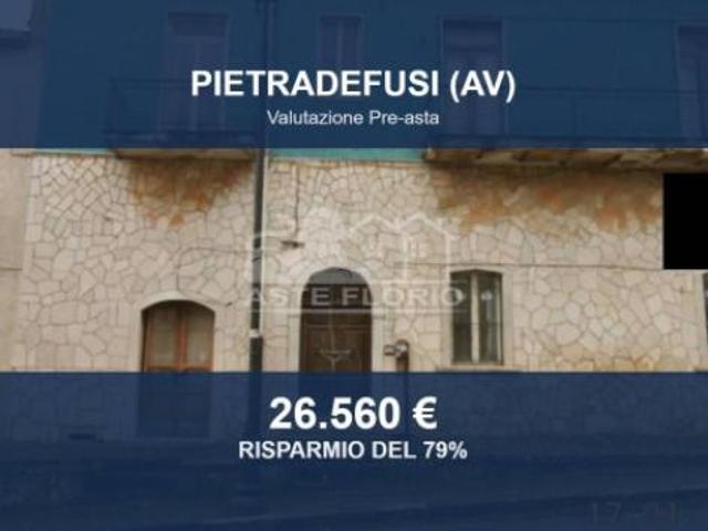 Immobile in asta di 367 m con più di 5 locali in vendita a Pietradefusi