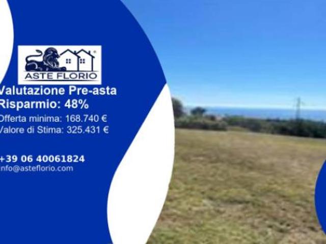 Immobile in asta di 368 m con più di 5 locali e box auto in vendita a Altidona