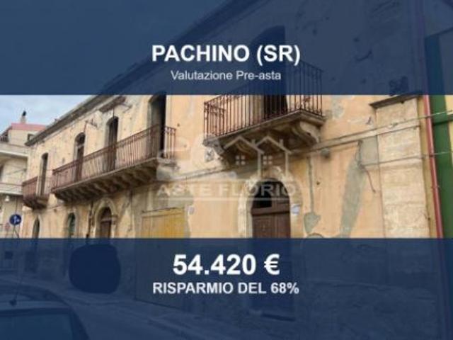 Immobile in asta di 374 m con più di 5 locali e box auto in vendita a Pachino