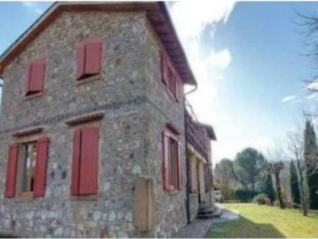 Immobile in asta di 374 m con più di 5 locali in vendita a Monticiano