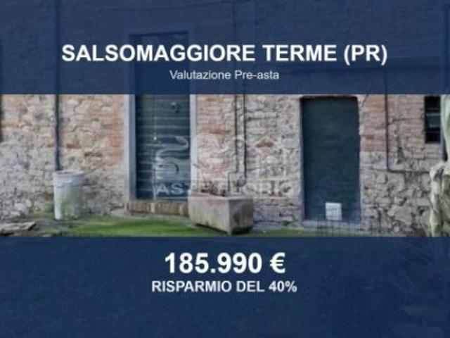 Immobile in asta di 386 m con più di 5 locali e box auto in vendita a Salsomaggiore Terme