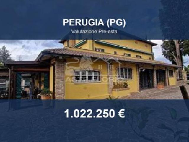 Immobile in asta di 392 m con più di 5 locali e box auto in vendita a Perugia
