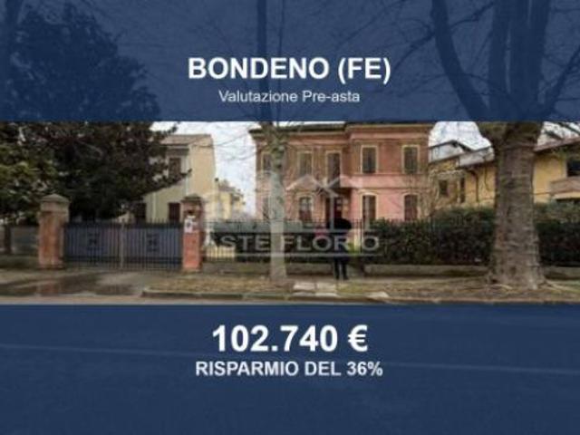 Immobile in asta di 396 m con più di 5 locali e box auto in vendita a Bondeno