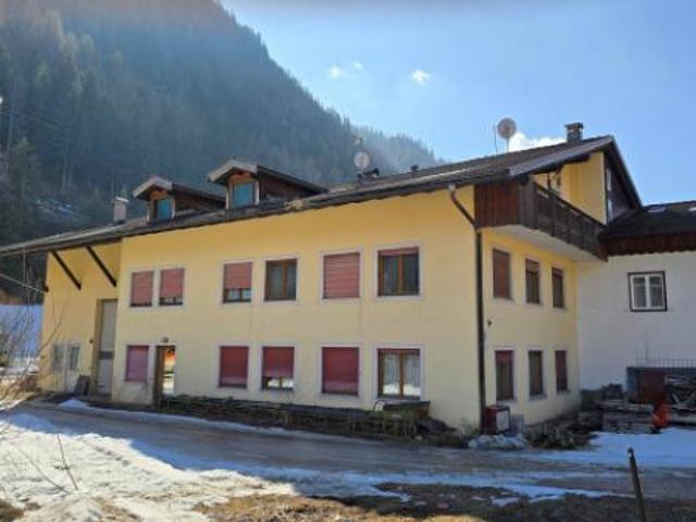 Immobile in asta di 3055 m con più di 5 locali in vendita a Moena