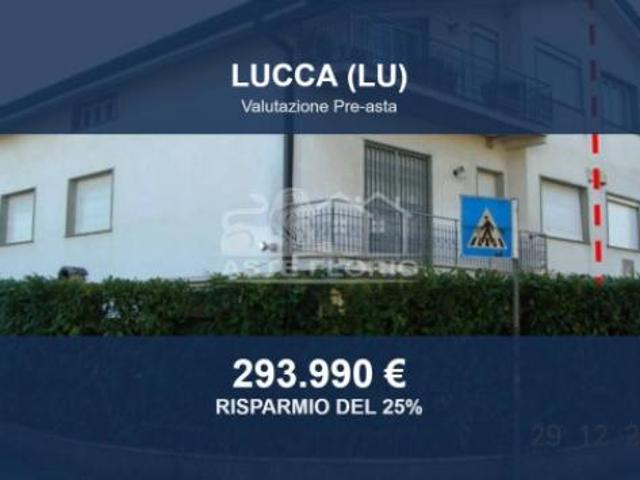 Immobile in asta di 310 m con più di 5 locali e box auto in vendita a Lucca