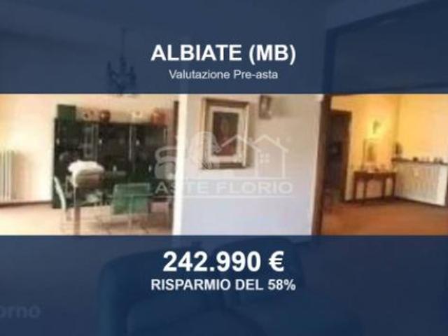 Immobile in asta di 312 m, box auto doppio in vendita a Albiate