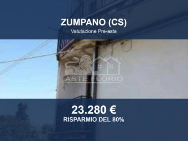 Immobile in asta di 320 m con più di 5 locali e box auto in vendita a Zumpano