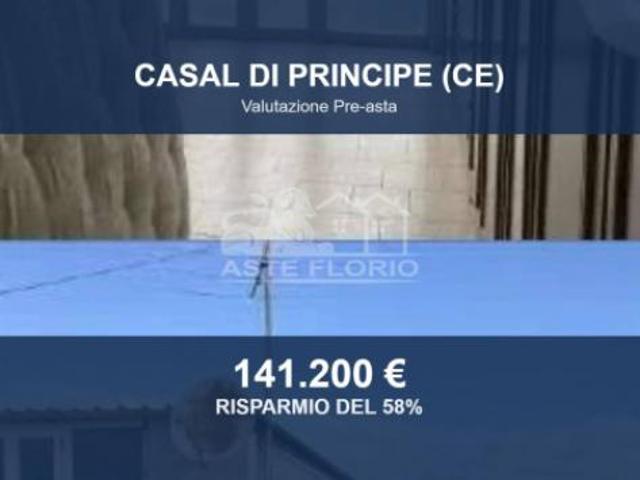 Immobile in asta di 327 m con più di 5 locali e box auto in vendita a Casal di Principe