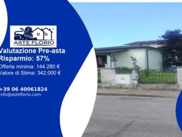 Immobile in asta di 325 m, box auto doppio in vendita a Soncino