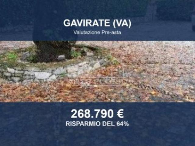 Immobile in asta di 445 m con più di 5 locali e box auto in vendita a Gavirate