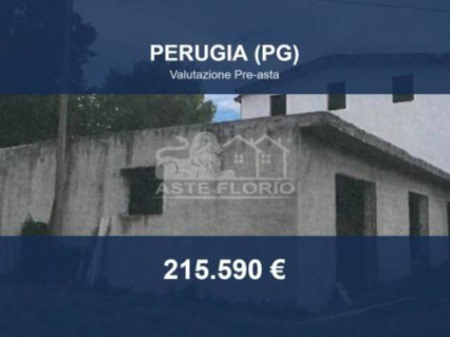 Immobile in asta di 455 m con più di 5 locali in vendita a Perugia