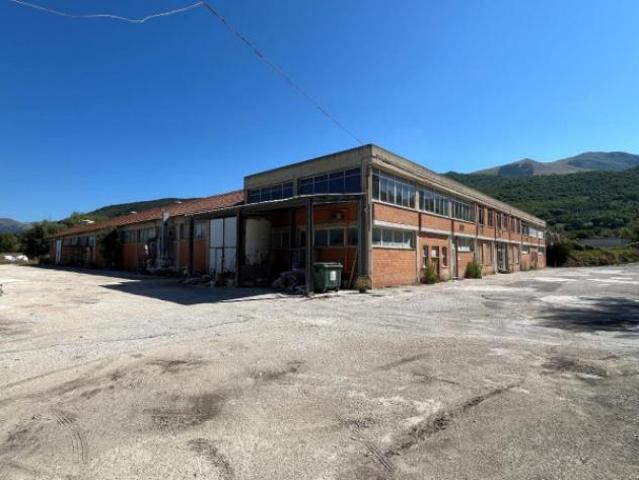 Immobile in asta di 4587 m con più di 5 locali in vendita a Gualdo Tadino
