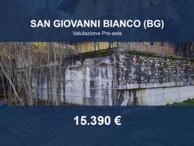 Immobile in asta di 45 m, box auto in vendita a San Giovanni Bianco
