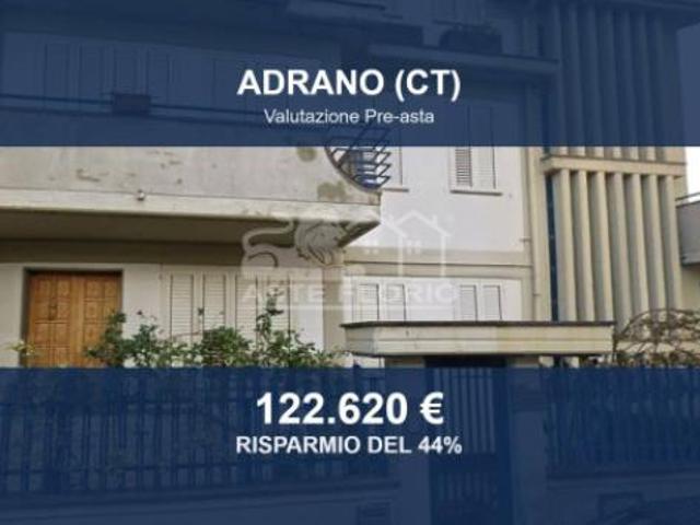 Immobile in asta di 463 m, box auto in vendita a Adrano
