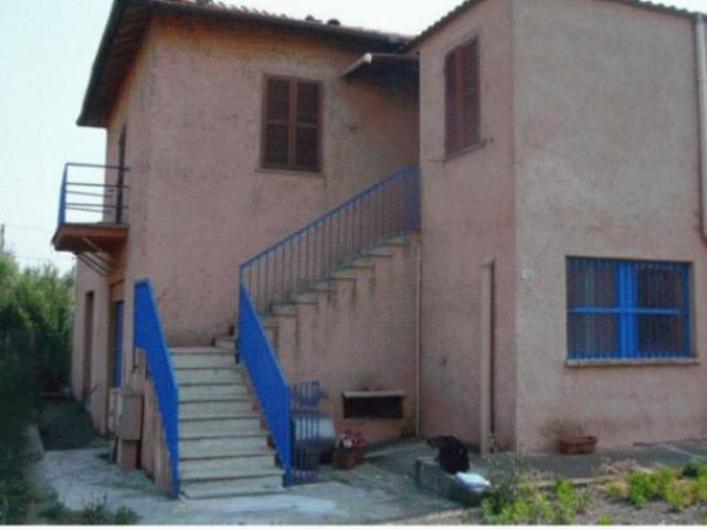 Immobile in asta di 462 m con più di 5 locali in vendita a Velletri
