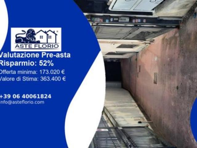 Immobile in asta di 463 m con più di 5 locali in vendita a Roma
