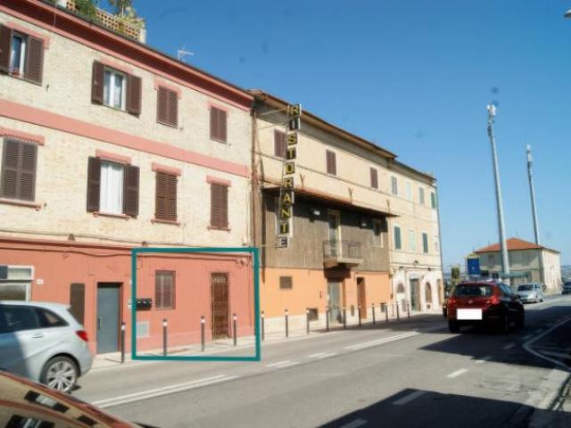 Immobile in asta di 46 m con più di 5 locali in vendita a Ancona