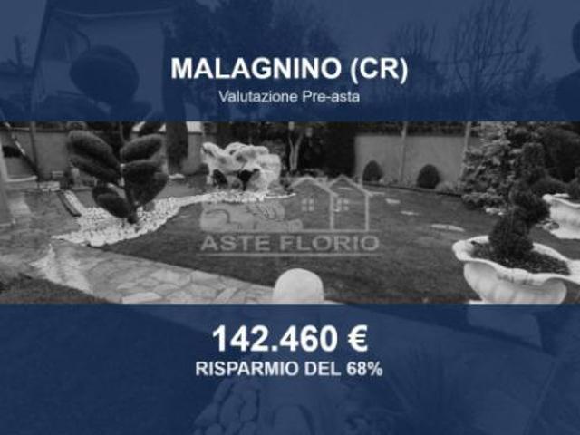 Immobile in asta di 472 m con più di 5 locali e box auto doppio in vendita a Malagnino