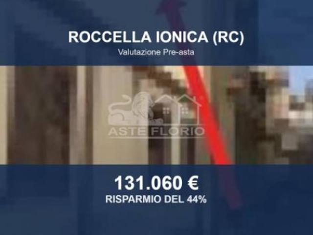 Immobile in asta di 472 m con più di 5 locali in vendita a Roccella Ionica