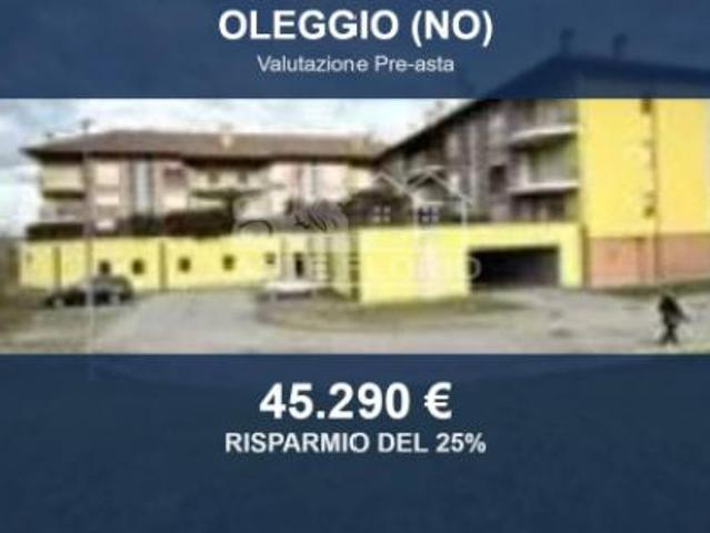 Immobile in asta di 47 m, box auto in vendita a Oleggio