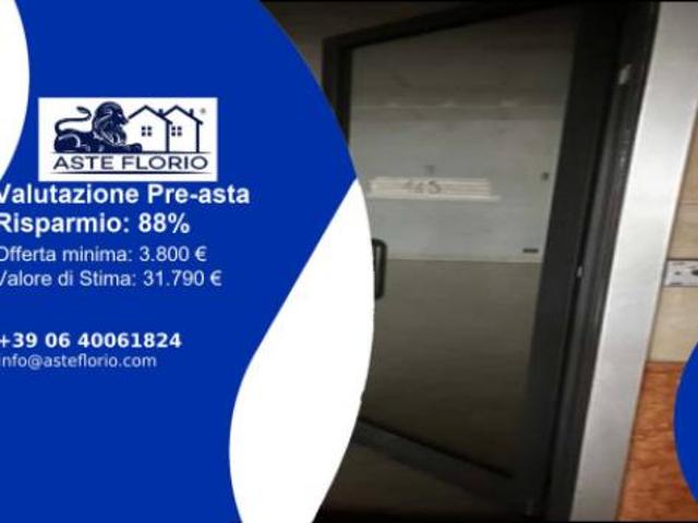 Immobile in asta di 46 m con più di 5 locali in vendita a Alessandria