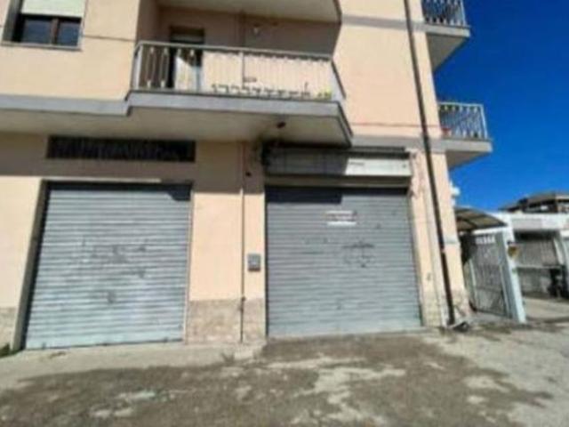 Immobile in asta di 49 m con più di 5 locali in vendita a Pescara