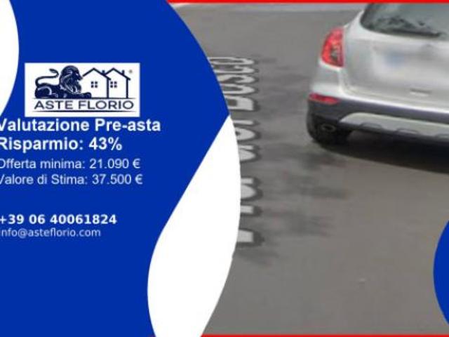 Immobile in asta di 49 m, box auto in vendita a Catania