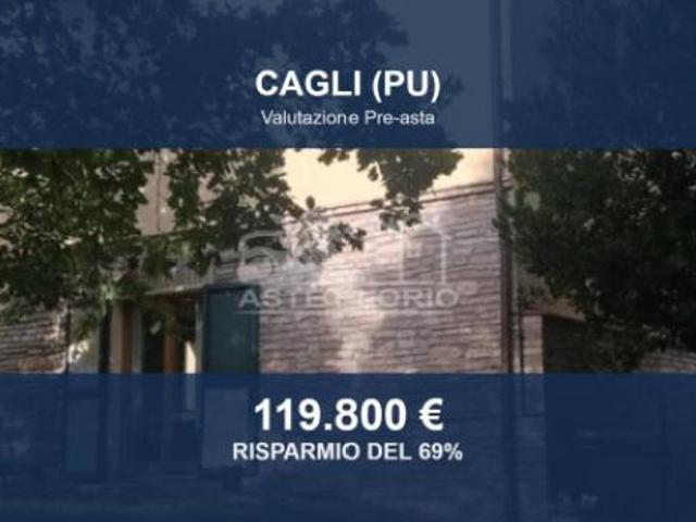 Immobile in asta di 404 m con più di 5 locali e box auto in vendita a Cagli