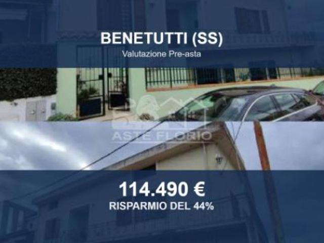 Immobile in asta di 408 m con più di 5 locali e box auto in vendita a Benetutti
