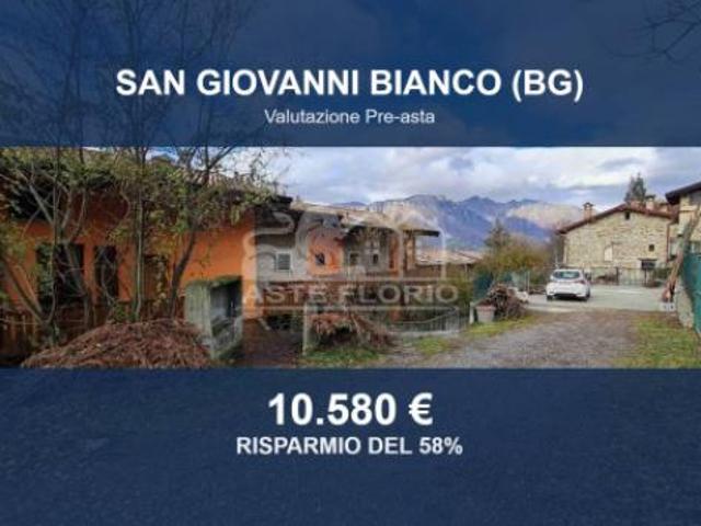 Immobile in asta di 40 m in vendita a San Giovanni Bianco