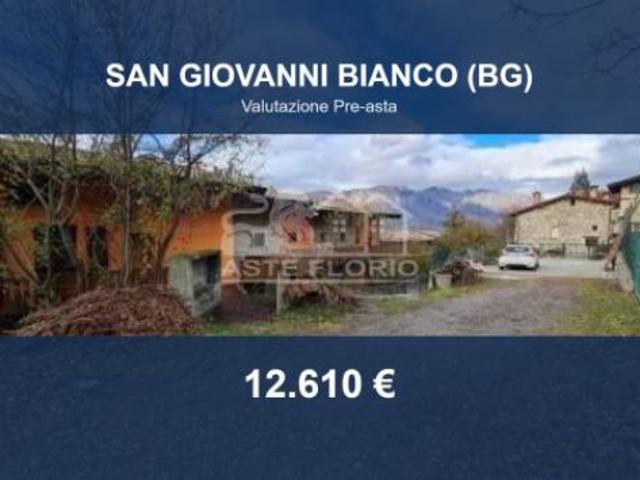 Immobile in asta di 40 m in vendita a San Giovanni Bianco