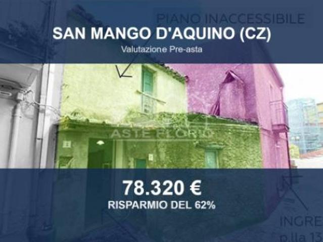 Immobile in asta di 423 m con più di 5 locali in vendita a San Mango d'Aquino