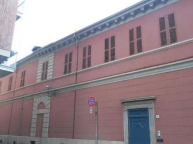 Immobile in asta di 431 m con più di 5 locali e box auto in vendita a Asti