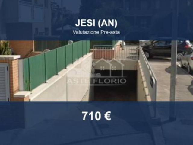 Immobile in asta di 4 m in vendita a Jesi