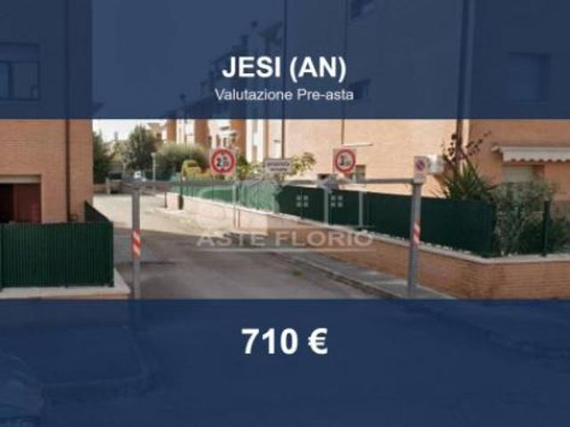Immobile in asta di 4 m in vendita a Jesi