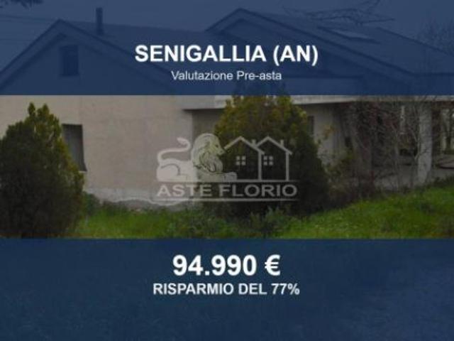 Immobile in asta di 540 m con più di 5 locali in vendita a Senigallia
