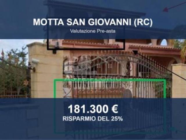 Immobile in asta di 553 m con più di 5 locali e box auto in vendita a Motta San Giovanni