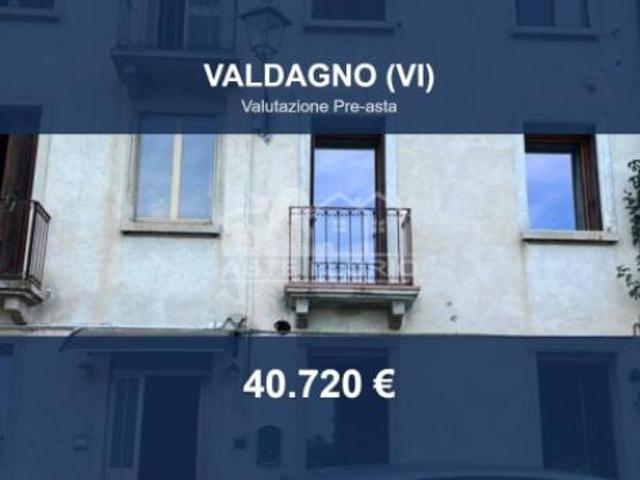Immobile in asta di 55 m con più di 5 locali in vendita a Valdagno
