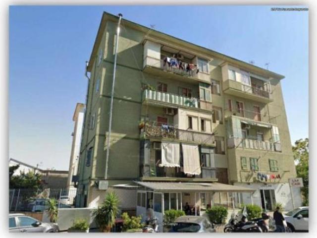 Immobile in asta di 56 m con 2 locali in vendita a Napoli