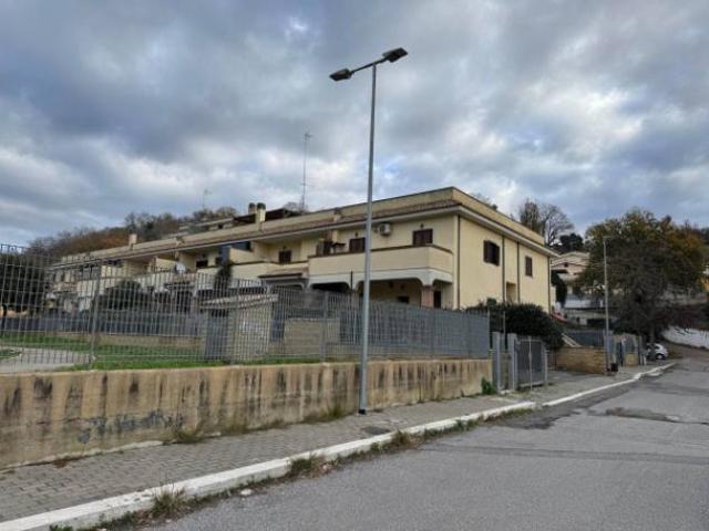 Immobile in asta di 56 m in vendita a Fiumicino