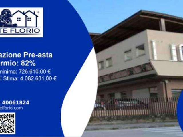 Immobile in asta di 370 m con più di 5 locali in vendita a Benevento