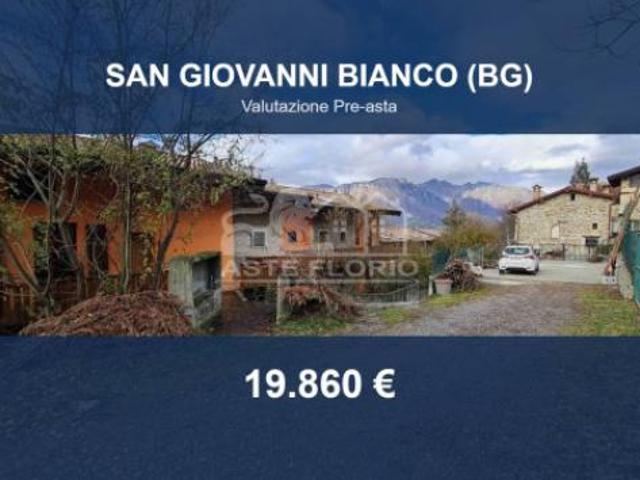 Immobile in asta di 59 m, box auto in vendita a San Giovanni Bianco