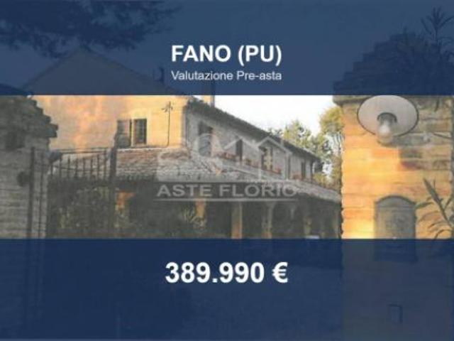 Immobile in asta di 521 m con più di 5 locali in vendita a Fano