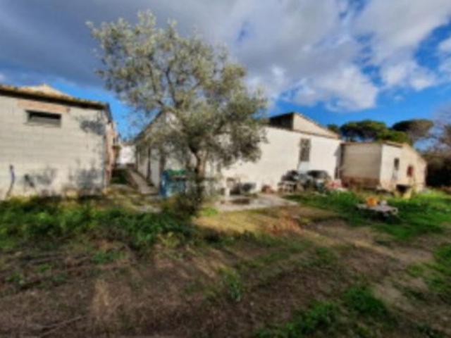 Immobile in asta di 647 m con più di 5 locali in vendita a Foggia