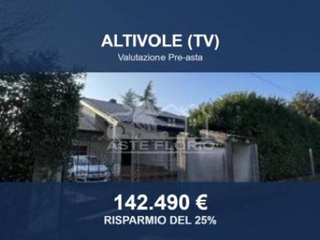 Immobile in asta di 649 m con più di 5 locali e box auto in vendita a Altivole