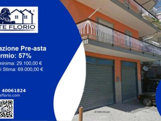 Immobile in asta di 64 m in vendita a Napoli