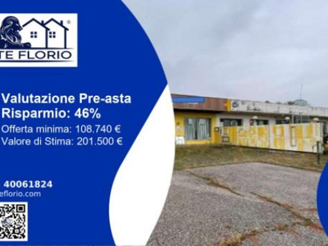 Immobile in asta di 650 m con più di 5 locali in vendita a Comacchio
